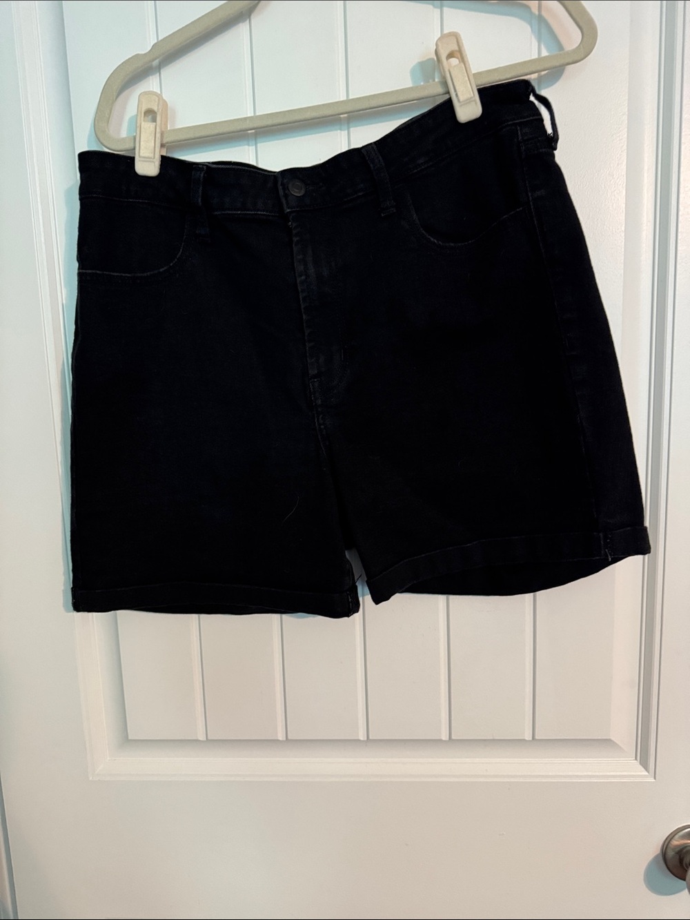 Old Navy Black Women's Denim Shorts - Classic Five-Pocket